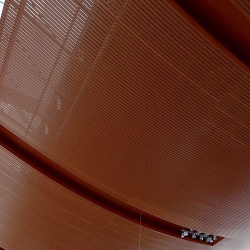 Controsoffitto in metallo - Luxalon® 84R - Hunter Douglas Architectural - in pannelli / a doghe / per ufficio