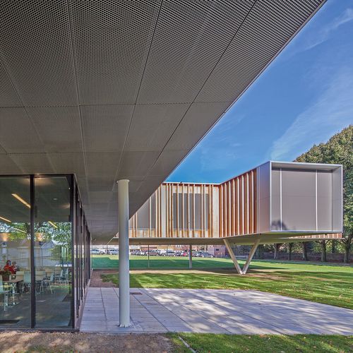 Controsoffitto in pannelli - Luxalon® Planks Stretch - Hunter Douglas Architectural - in metallo / per ufficio / per sala conferenze