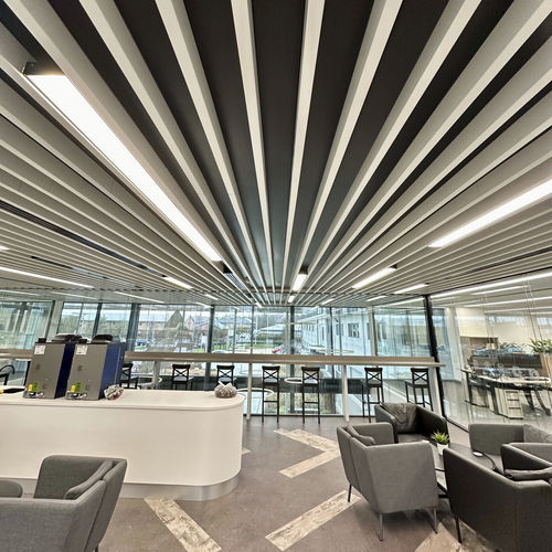 Baffle acustico in metallo - Luxalon® Tavola™ Closed - Hunter Douglas Architectural - da soffitto / rettangolare / decorativo