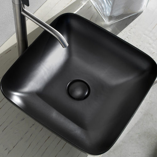 Lavabo da appoggio - L606 - A. e T. ITALIA - in ceramica / con piano integrato / quadrato