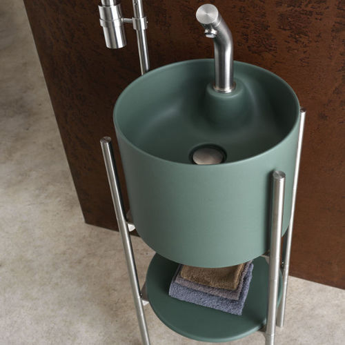 Lavabo autoportante - L805 - A. e T. ITALIA - in ceramica / rotondo / senza foro