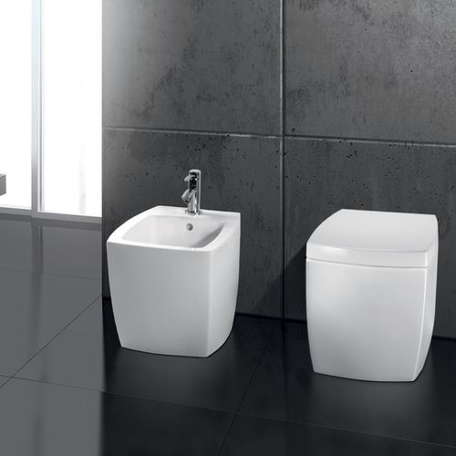 WC da appoggio - S501 - A. e T. ITALIA - in ceramica / per uso residenziale / quadrato