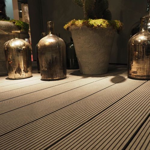 Listone per esterno in legno composito - CEMENTO - SKEMA - aspetto legno / 100% riciclabile