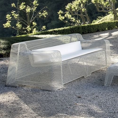 Divano contemporaneo - IVY - EMU - da giardino / a rete / con braccioli