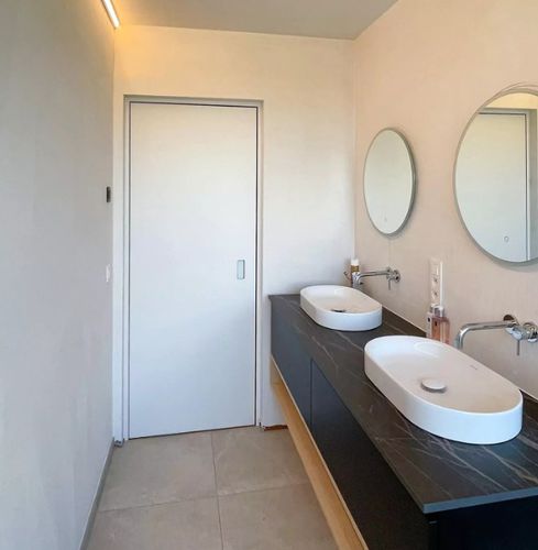 Porta da interno - ANYWHITE - ANYWAY DOORS - in alluminio / battente / a bilico