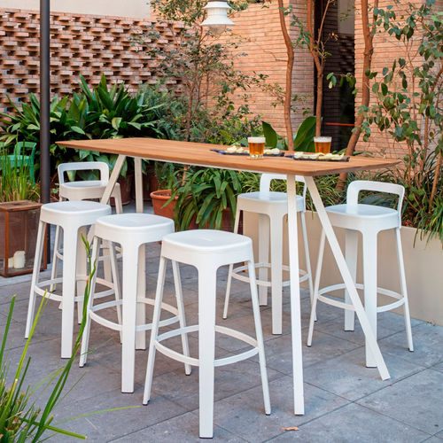 Tavolo alto contemporaneo - B-AROUND - RS LIFE - in iroko / con supporto in acciaio / rotondo