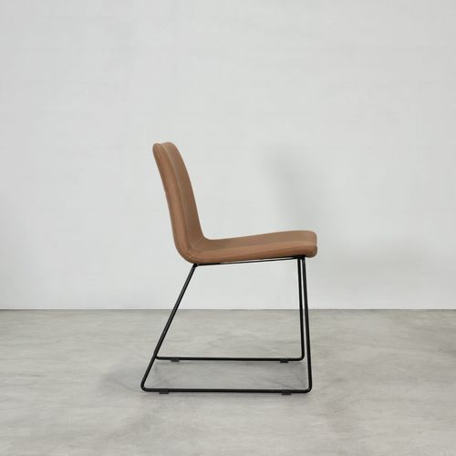 Sedia contemporanea - LEGGERA - cierre - da interno / in pelle / con supporto in metallo laccato