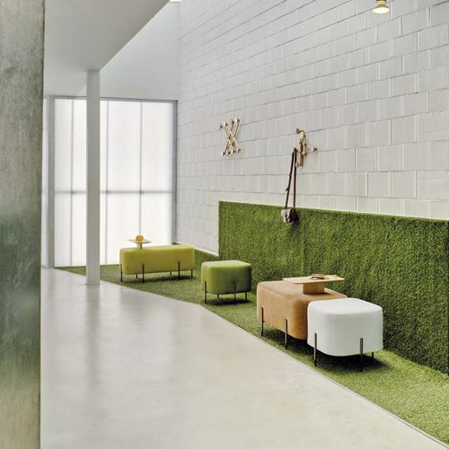 Divanetto imbottito contemporaneo - ELEPHANT - SANCAL - in tessuto / contract / con tavoletta