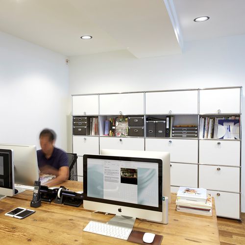 Armadio classificatore alto - USM Haller - USM Modular Furniture - in metallo / con cassetti / modulare