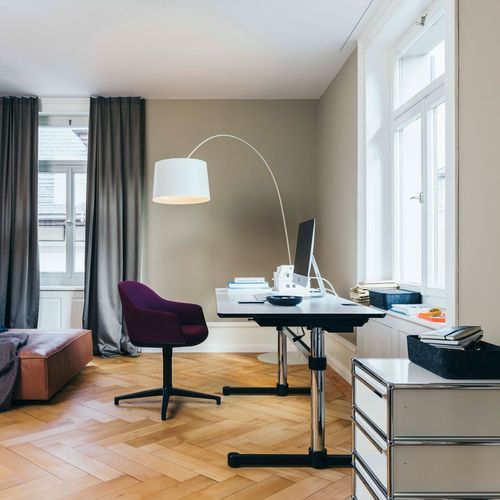 Scrivania da terra - USM Kitos - USM Modular Furniture - contemporanea / in MDF laccato / in metallo