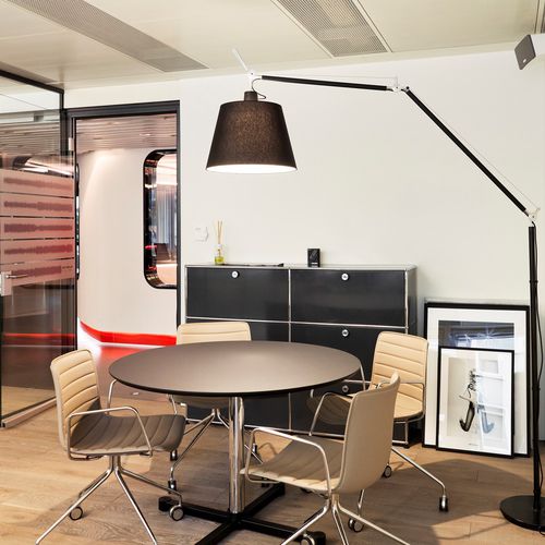 Tavolo contemporaneo - USM Kitos - USM Modular Furniture - in MDF laccato / in metallo / in laminato