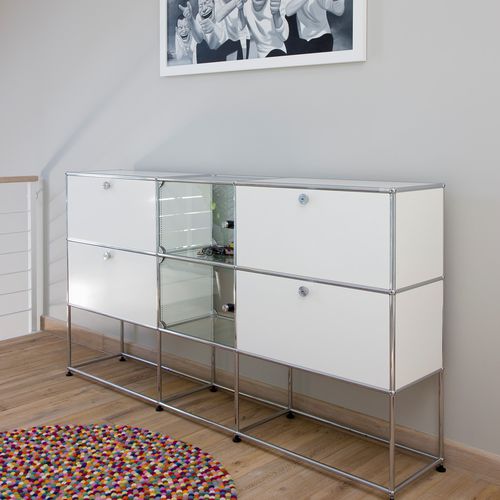 Credenza con piedi alti - USM Haller - USM Modular Furniture - contemporanea / in metallo / in vetro