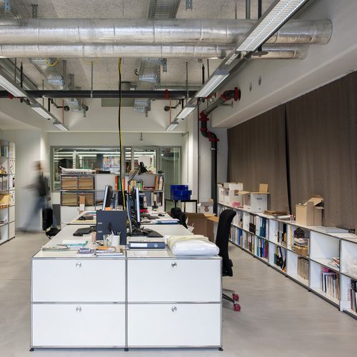 Armadio classificatore basso - USM Haller - USM Modular Furniture - in metallo / con cassetti / contemporaneo