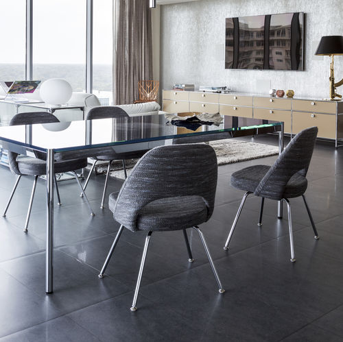 Tavolo da pranzo contemporaneo - USM Haller - USM Modular Furniture - in vetro / in metallo / con supporto in metallo