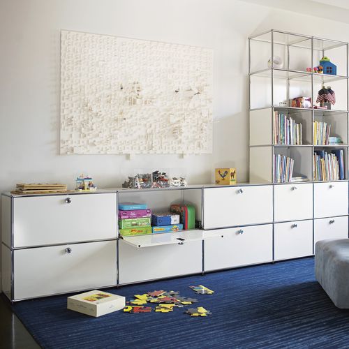 Credenza contemporanea - USM Haller - USM Modular Furniture - in metallo / con ripiano / su misura