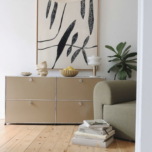 Credenza contemporanea - USM Haller - USM Modular Furniture - in metallo / con 4 gambe / beige