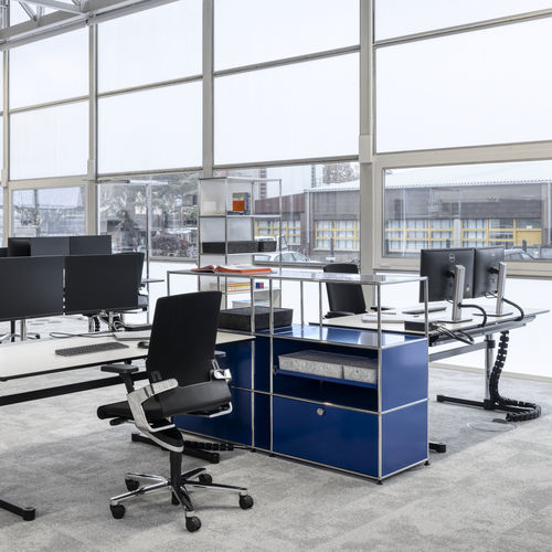 Scrivania da terra - USM Kitos - USM Modular Furniture - contemporanea / in MDF laccato / in laminato