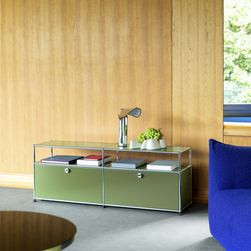 Mobile multimediale contemporaneo - USM Haller - USM Modular Furniture - con ripiani / 2 porte / lowboard