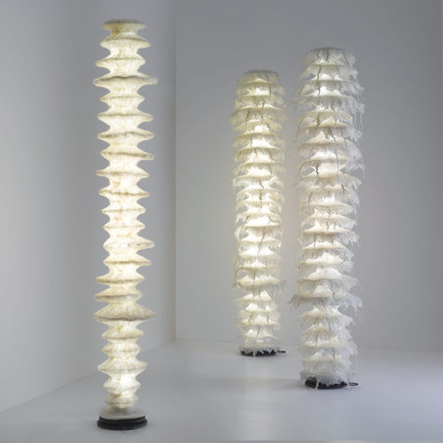Colonna luminosa design originale - APAYA: PONYO - Aqua Creations - in tessuto / a lampada fluorescente / da interno