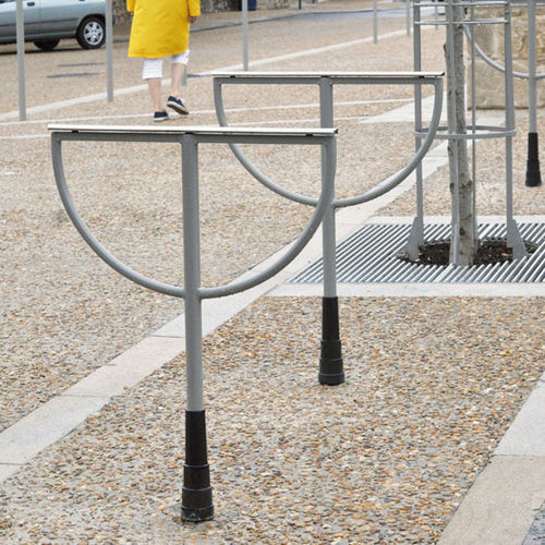 Rastrelliera per biciclette a pavimento - METROPOLIS - AREA - con sistema di sicurezza / per spazi pubblici / in acciaio