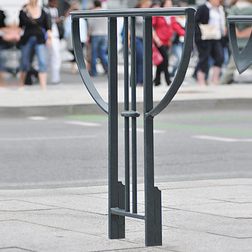 Rastrelliera per biciclette a pavimento - AGORA  - AREA - per spazi pubblici / in acciaio / professionale