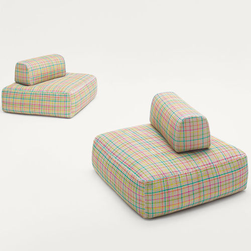 Pouf contemporaneo - HOPI - PAOLA LENTI - in tessuto / in polistirene / quadrato
