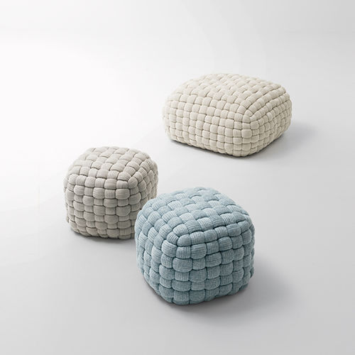 Pouf contemporaneo - TOBIT - PAOLA LENTI - in tessuto / in poliestere / tondo