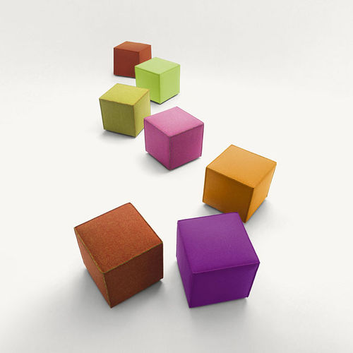Pouf contemporaneo - CUBO - PAOLA LENTI - in tessuto / sfoderabile