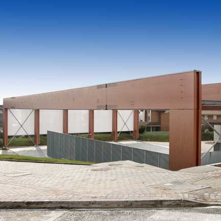 Ossatura in legno lamellare - POLIDEPORTIVO EN ARTICA NAVARRA - Lanik - per carpenteria / contract