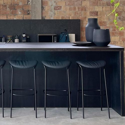 Sgabello da bar contemporaneo - FUNDA - Viccarbe - in pelle / in tessuto / con supporto in metallo