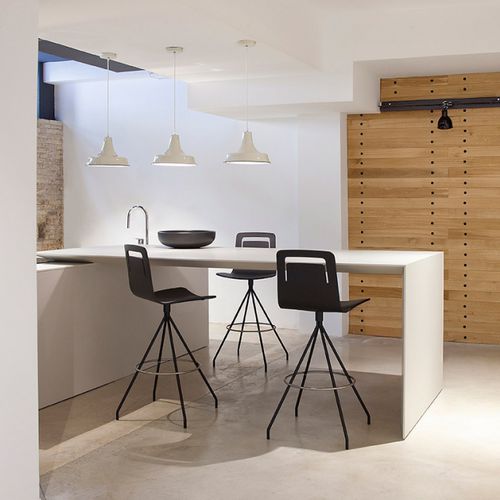Sedia alta contemporanea - KLIP - Viccarbe - da interno / in pelle / in rovere