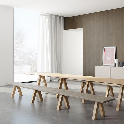 Divanetto imbottito contemporaneo - TRESTLE - Viccarbe - in tessuto / in pelle / con supporto in quercia
