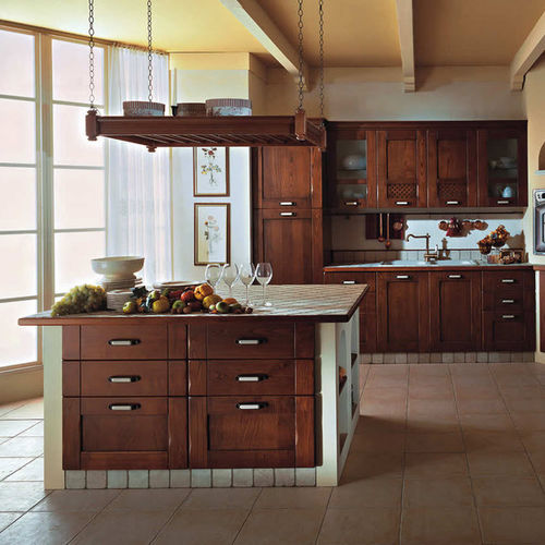 Cucina classica - SIVIGLIA - Torchetti Cucine - in legno massiccio / con isola / con impugnature