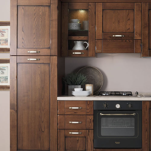 Cucina classica - NEW SIVIGLIA - Torchetti Cucine - in noce / con impugnature