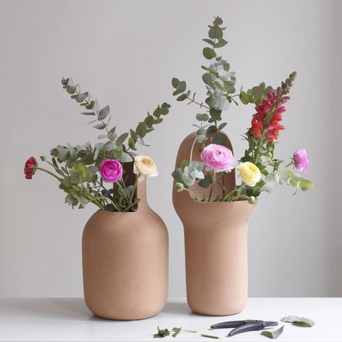 Vaso design originale - GARDENIAS  - BD Barcelona Design - in terracotta / fatto a mano / di Jaime Hayon