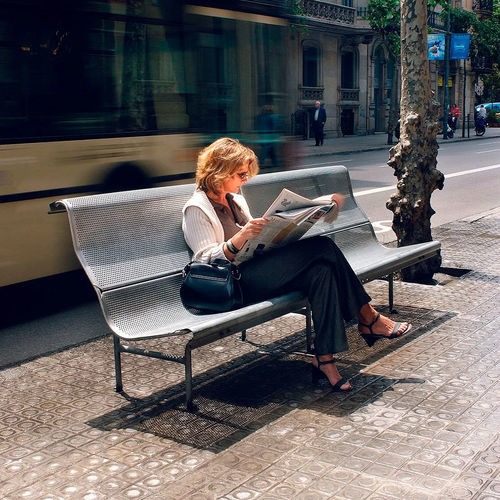 Panca per spazi pubblici contemporanea - PERFORANO - BD Barcelona Design - in acciaio / in lamiera forata / con schienale