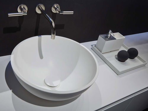 Lavabo da appoggio - K.FLY - RI.FRA MOBILI - in Corian® / con specchio regolabile / rotondo