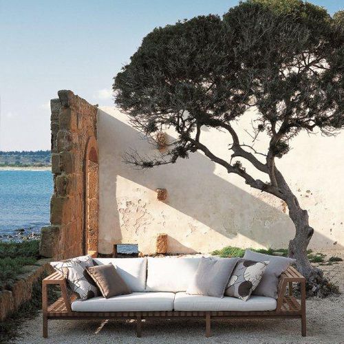 Divano contemporaneo - NETWORK 130 - RODA - da giardino / in tessuto / con braccioli