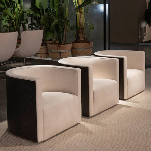 Poltrona contemporanea - Confident  - Living Divani - in tessuto / in pelle / in legno
