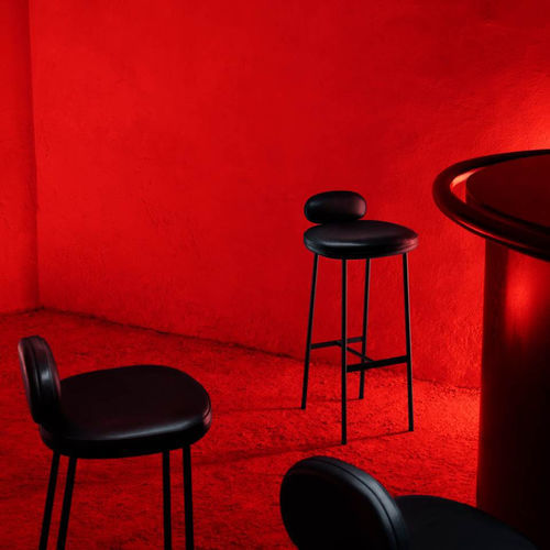 Sgabello da bar contemporaneo - PEBBLE - Living Divani - in pelle / in tessuto / con supporto in metallo