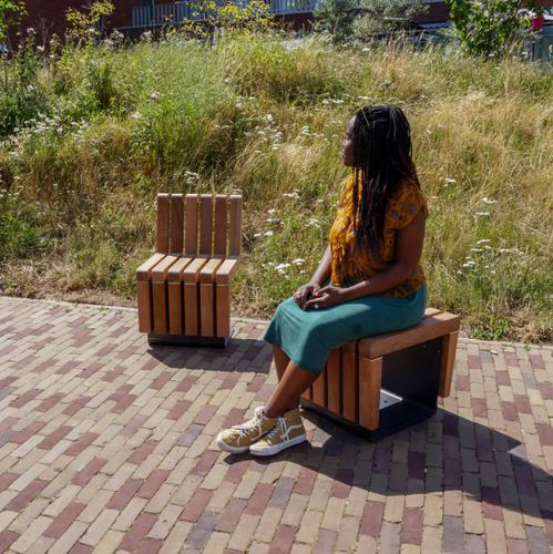 Sedia contemporanea - Solid Skirt Cubes - Streetlife - da esterno / in legno / con supporto in acciaio termolaccato