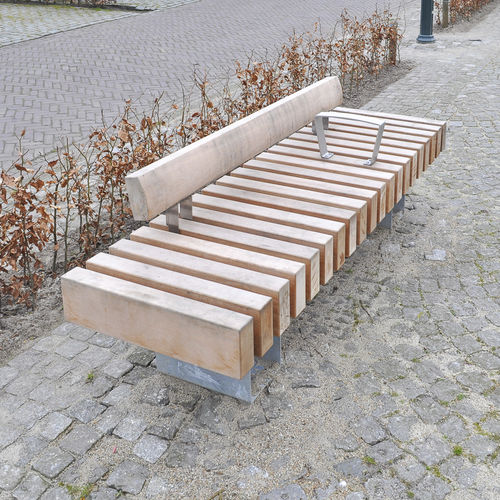 Panca per spazi pubblici contemporanea - Rough&Ready Crosswise - Streetlife - in legno / in acciaio galvanizzato / in corten