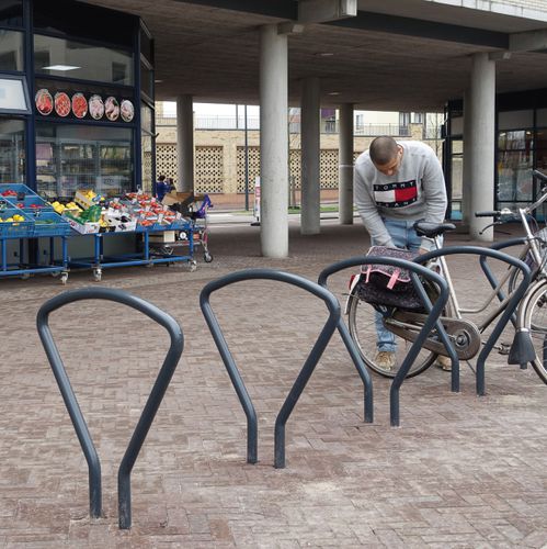 Rastrelliera per biciclette a pavimento - CLIP - Streetlife - per spazi pubblici / in acciaio galvanizzato / in acciaio inossidabile