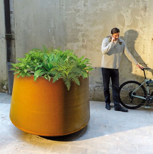Fioriera in acciaio - TUMBLING TUBS - Streetlife - conica / in altezza / contemporanea