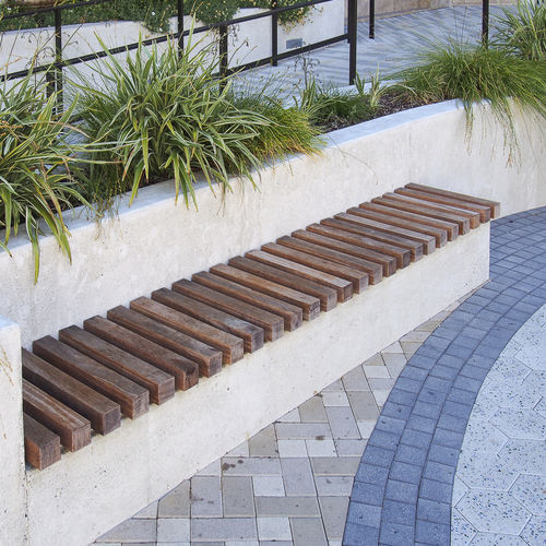 Panca contemporanea - SOLID LINEAR TOP - Streetlife - in legno di latifoglie / senza schienale / con schienale