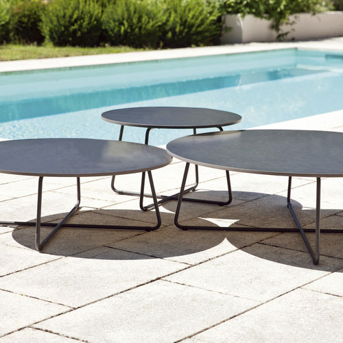 Tavolo d'appoggio contemporaneo - DROP - FISCHER MÖBEL - in laminato / in ceramica / con supporto in acciaio inossidabile