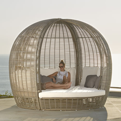 Letto da giardino a baldacchino - HALO KUBU - SKY LINE DESIGN - matrimoniale / contemporaneo / in tessuto