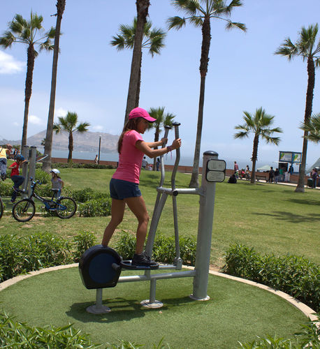 Cyclette per spazi pubblici - X-ercise - KOMPAN - per percorso vita / per parco giochi