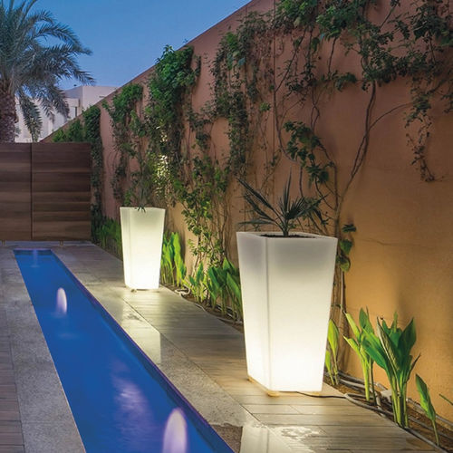 Vaso da giardino in polietilene a bassa densità LDPE - KABIN - SERRALUNGA - quadrato / luminoso / per uso residenziale