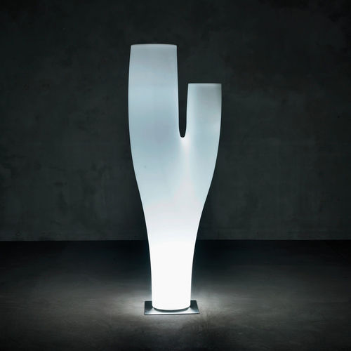 Vaso da giardino in polietilene a bassa densità LDPE - MISSED TREE - SERRALUNGA - luminoso / per uso residenziale / di Jean-Marie Massaud